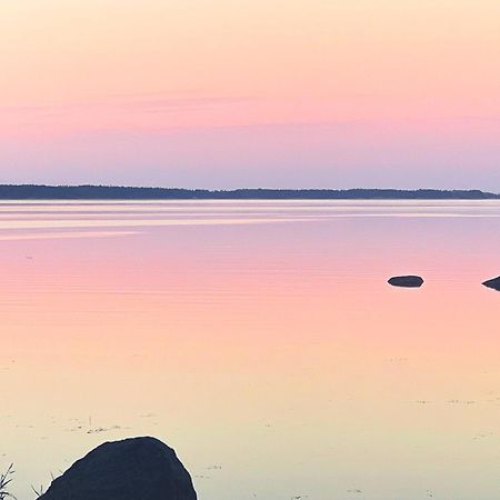 Siltakylä Vaenvik Pyhtaeaeヴィラ エクステリア 写真